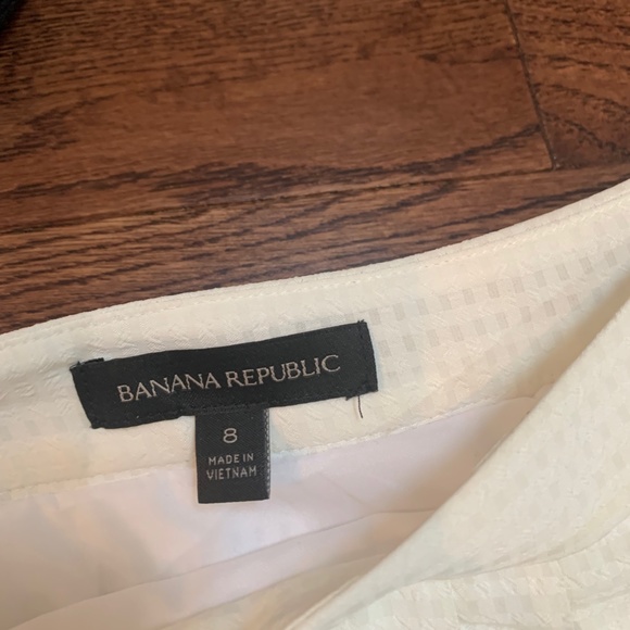 Banana Republic pleated midi skirt - Picture 3 of 3